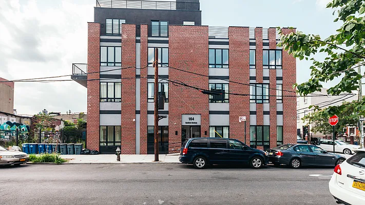 Rented by Nooklyn NYC LLC | media 21