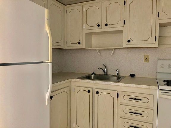 3rd image of 9141 Sunrise Lakes Blvd APT 106