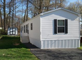 140 Mountain Village Dr, Macungie, PA