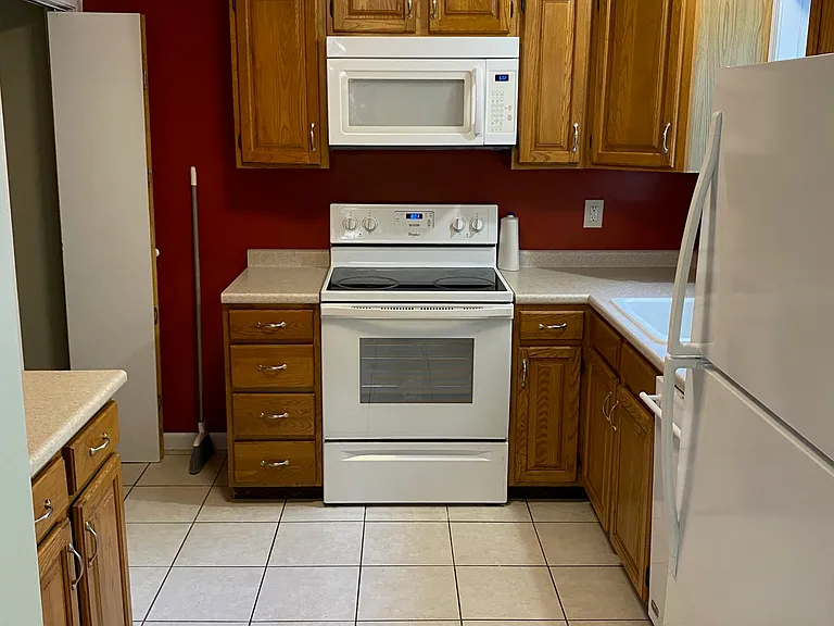 61 Taylor Ave #D — Photo 19