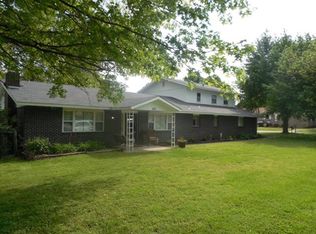 205 W Edmondson Ave, Springdale, AR 72764