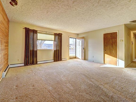 4th image of 634 Livvy Ct