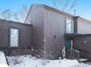 5 Westbury Ct, Ann Arbor, MI 48105