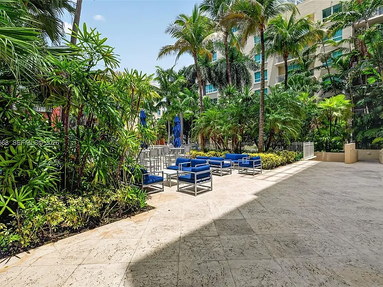 2000 N Bayshore Dr #306 — Photo 48