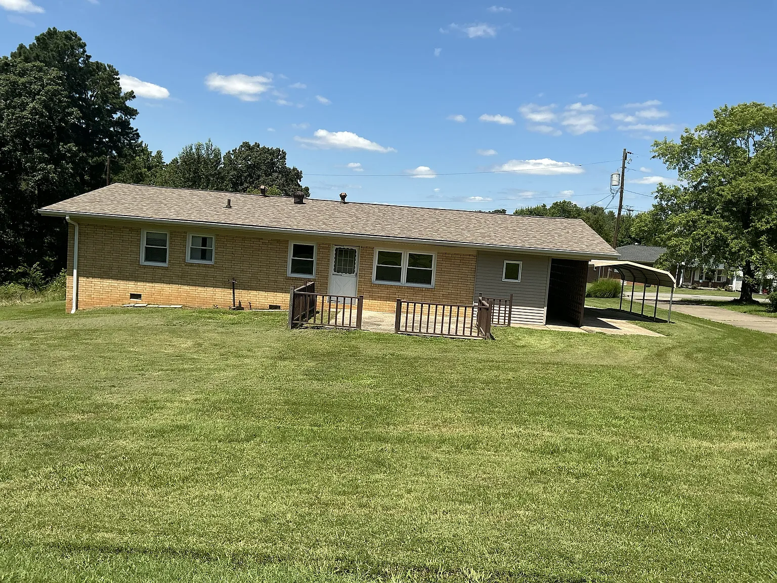 3 bed, 1.5 bath, 1545 sqft, $1,300 — Photo 4