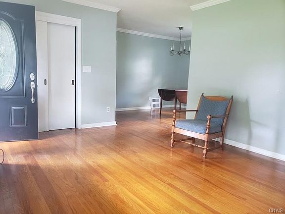 5th image of 106 Camillus Park Dr