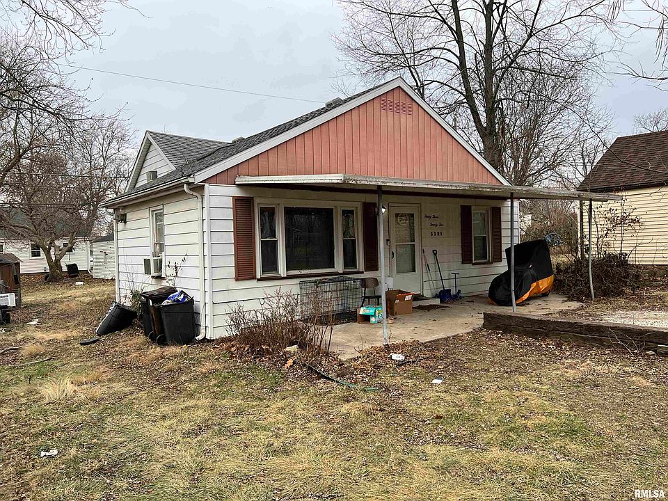2nd image of 3325 N Leroy Ave