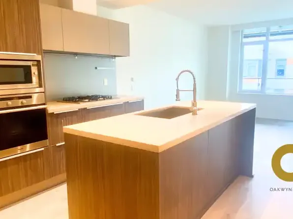 1661 Ontario St #512, Vancouver, BC V5Y 0C3