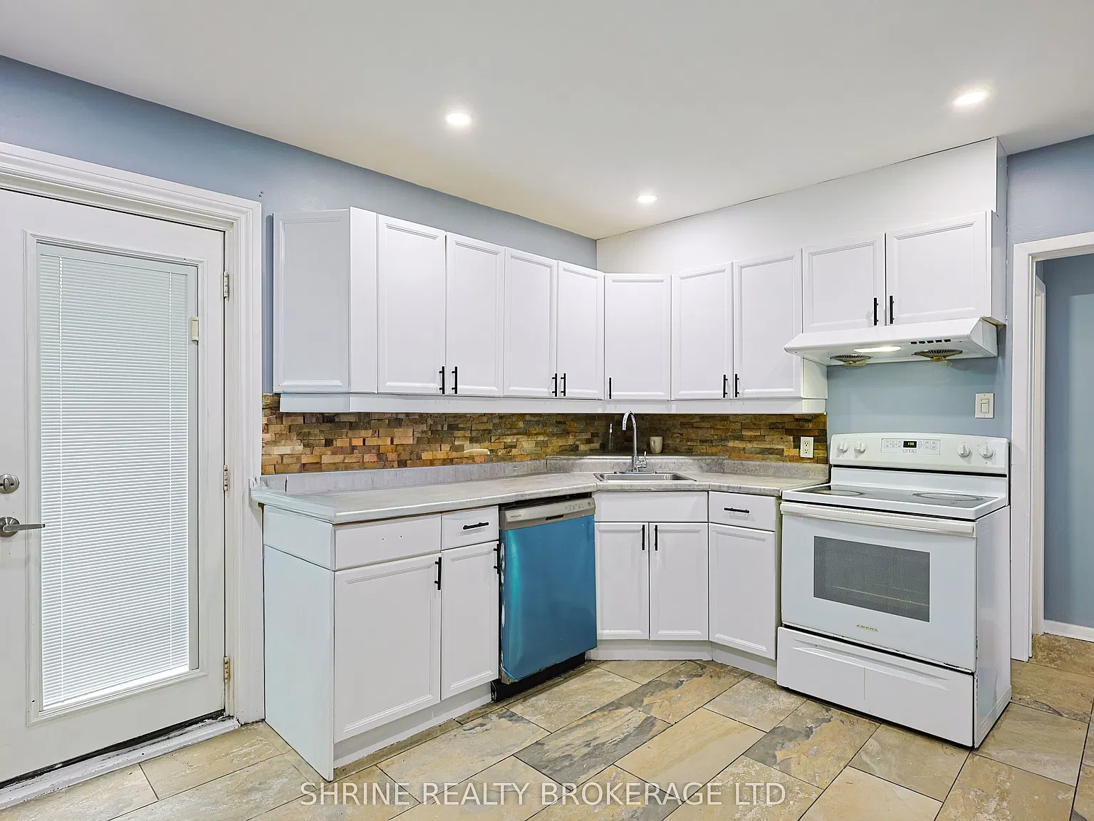 5 bed, $2,000 — Photo 4