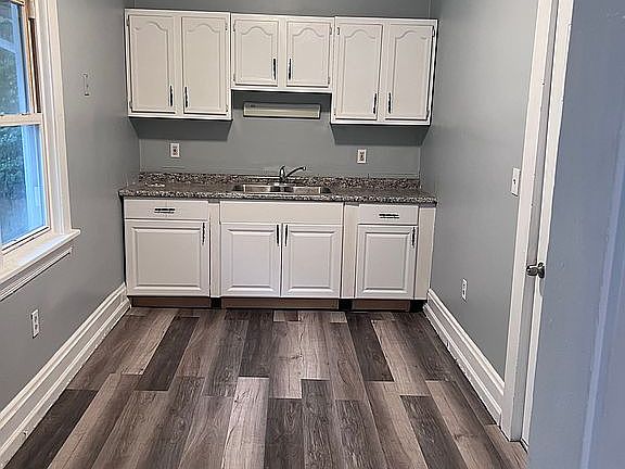 2nd Floor Apt. New Kitchen