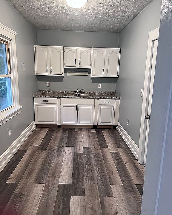 2nd Floor Apt. New Kitchen