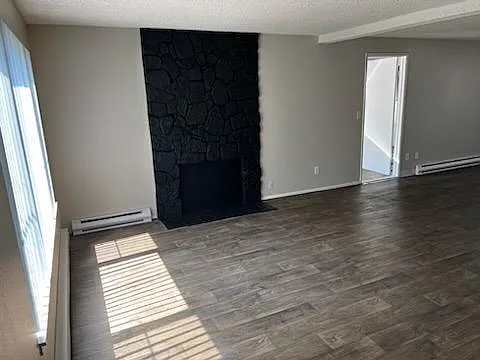 2 bed, 1.5 bath, 1100 sqft, $2,195 — Photo 2