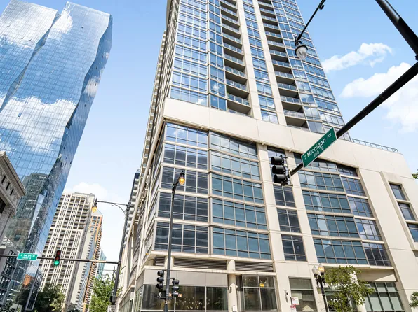 100 E 14th St APT 2201, Chicago, IL 60605