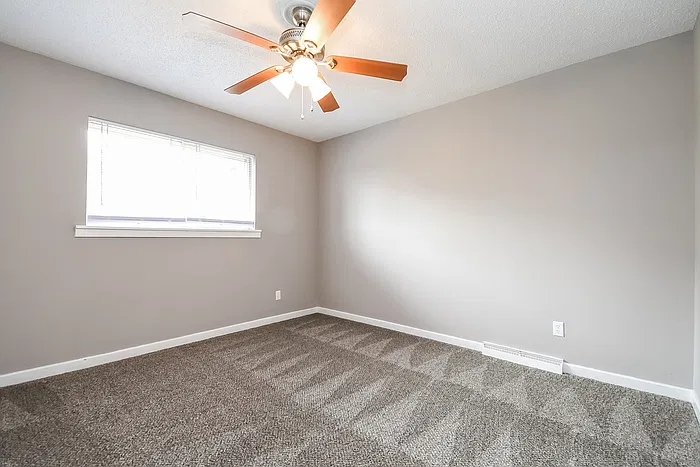 3 bed, 2.0 bath, 1462 sqft, $1,595 — Photo 4
