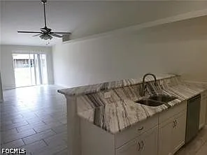 3 bed, 2.0 bath, 1200 sqft, $1,625 — Photo 3