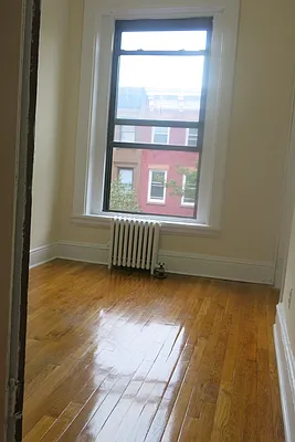 Rented by Realty Collective | media 20