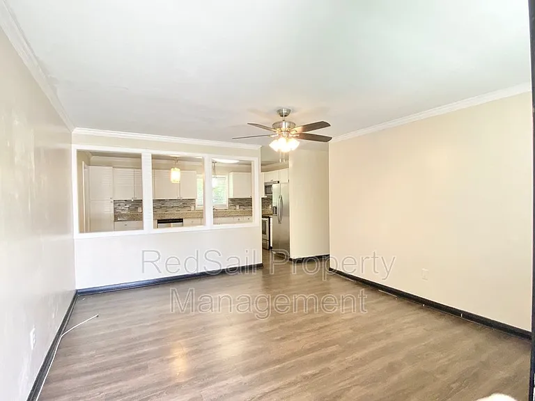 37 Pennwood Dr — Photo 3