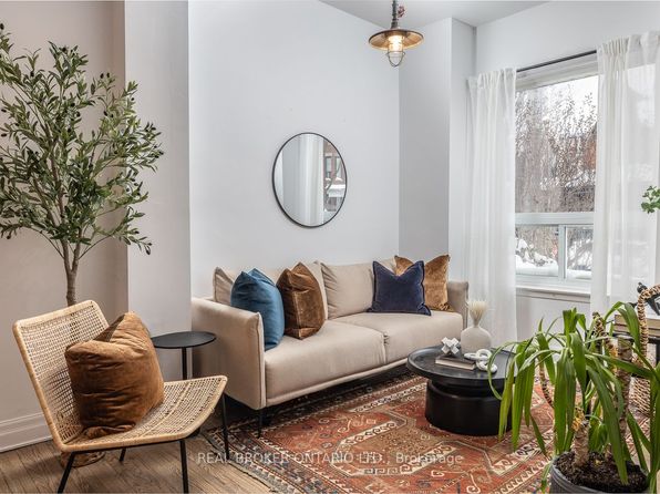 180 Lippincott St #C01, Toronto, ON M5S 2P1