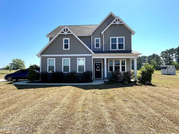 158 Rocking Horse Ln, Raeford, NC 28376