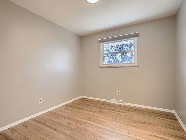 231 W Fremont Ave — Photo 6