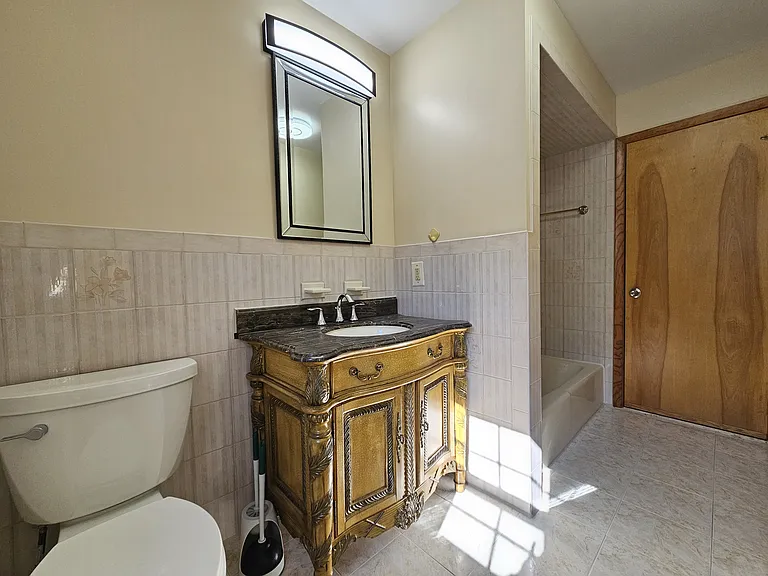 27 Whitaker Ave #1 — Photo 16
