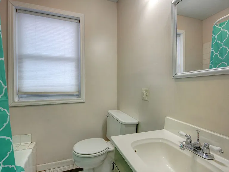 1103 N Market — Photo 10