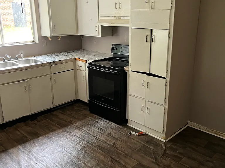 820 McPherson Dr — Photo 12