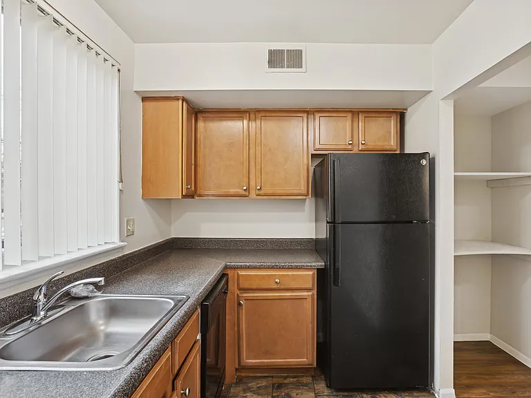 Maplewood Villas — Photo 12