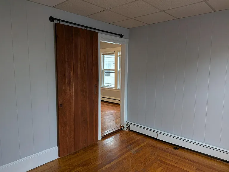 607 Hevey St #1R — Photo 9
