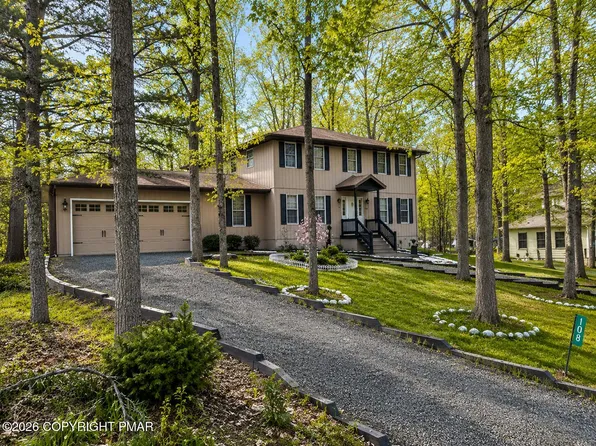 108 Hobbit Dr, Tamiment, PA 18371