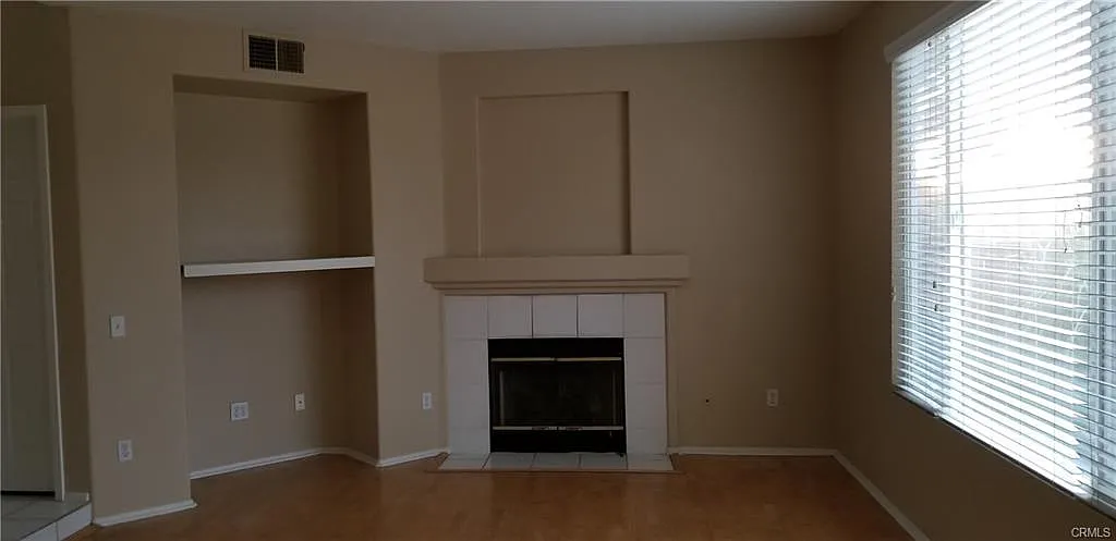 4 bed, 2.5 bath, 1849 sqft, $3,100 — Photo 2