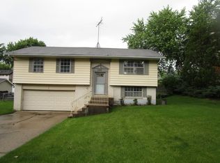 2308 Carriage Ln, Lindenhurst, IL 60046