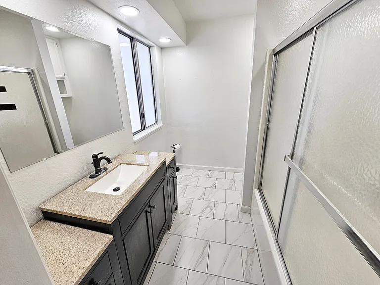 528 Heatherglen Dr — Photo 12
