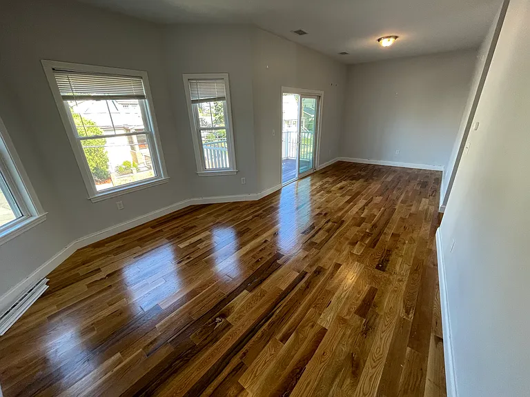 1684 N Shore Rd #2 — Photo 2