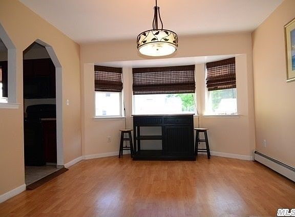 5th image of 350 Blossom St