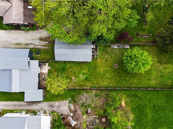 124 E Main St, New London, OH 44851
