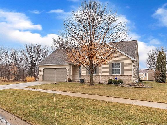 3rd image of 26893 Marshall Dr N