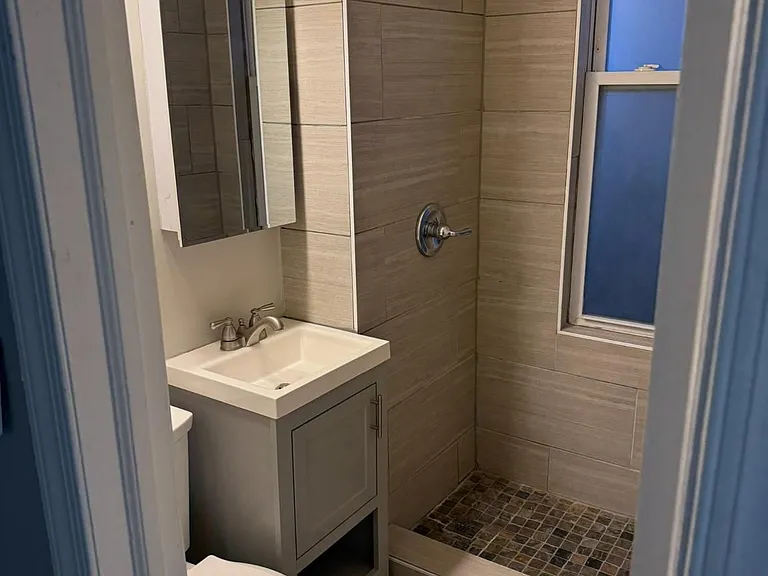 318 N Carolina Ave SE #1 — Photo 8