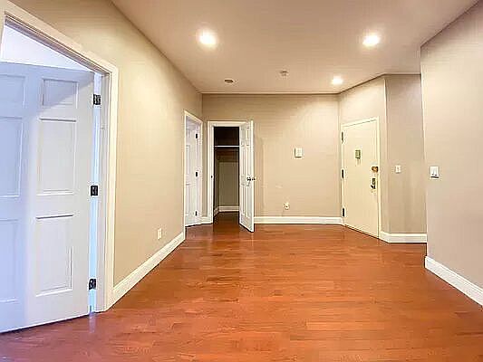 3rd image of 800 Park Pl #2A