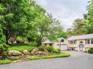 5 Pinecrest Ln, Ashland, MA 01721