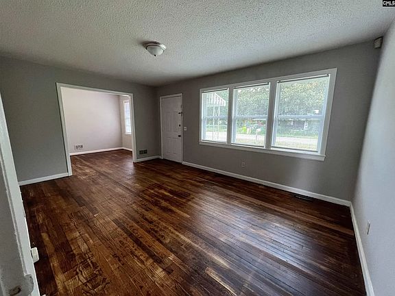 3rd image of 1743 Dupont Dr