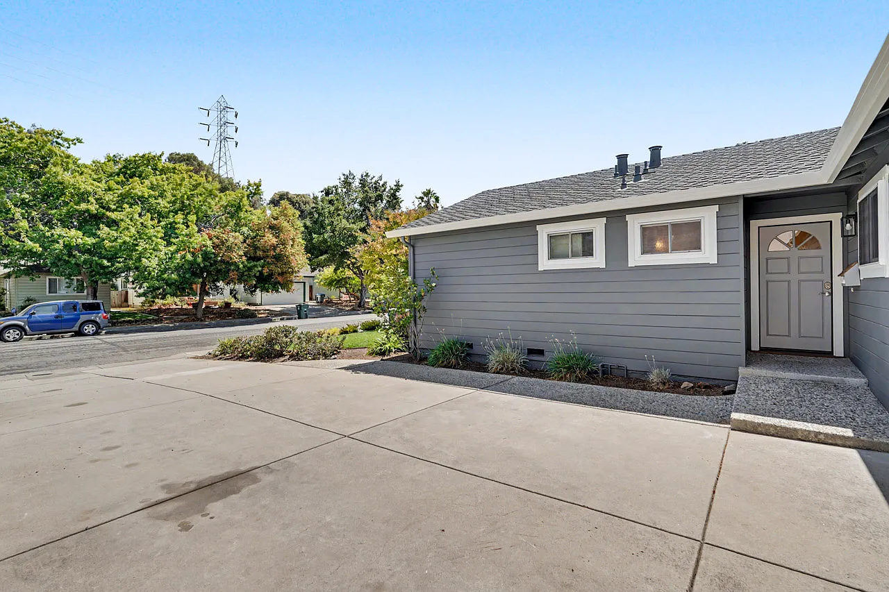 662 McCarty Avenue - 1 — Photo 3