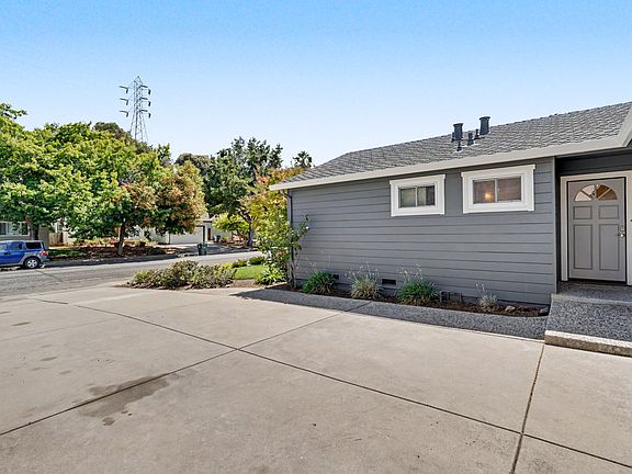 3rd image of 662 McCarty Ave