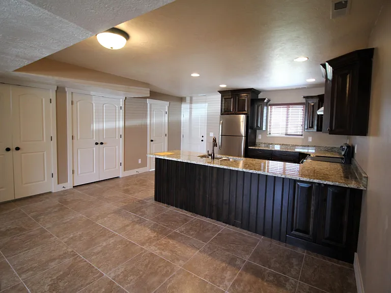 549 W 1420 N #101 — Photo 3