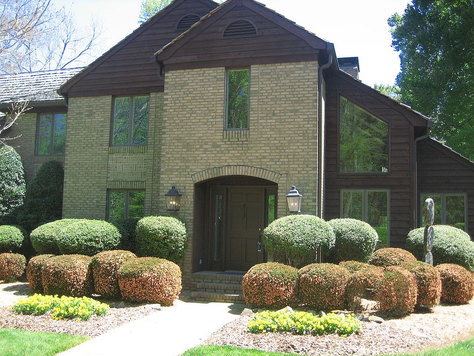 2nd image of 3020 Chelwood Dr NW
