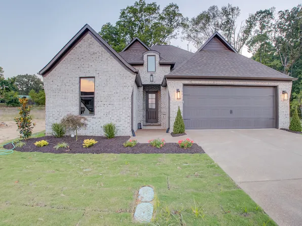 77 Kings Pond Cv, Jackson, TN 38305