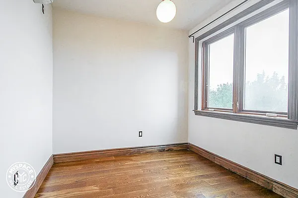 Rented by MySpaceNYC | media 14