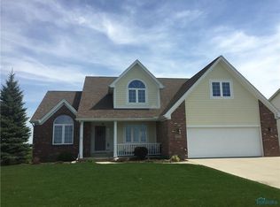 1548 Muirfield Dr, Bowling Green, OH 43402