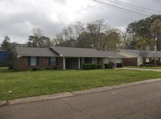 812 Hillendale Dr, Hattiesburg, MS 39402