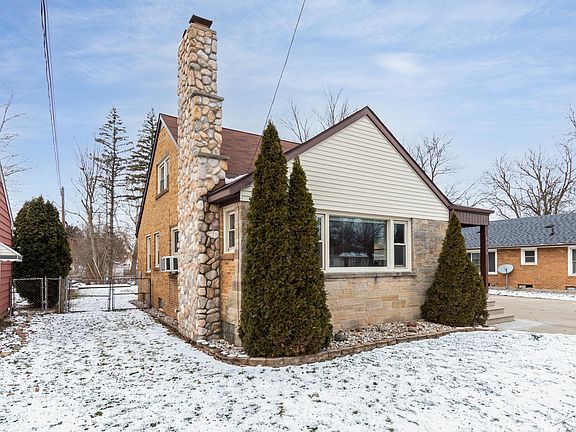 3rd image of 3339 Congress St